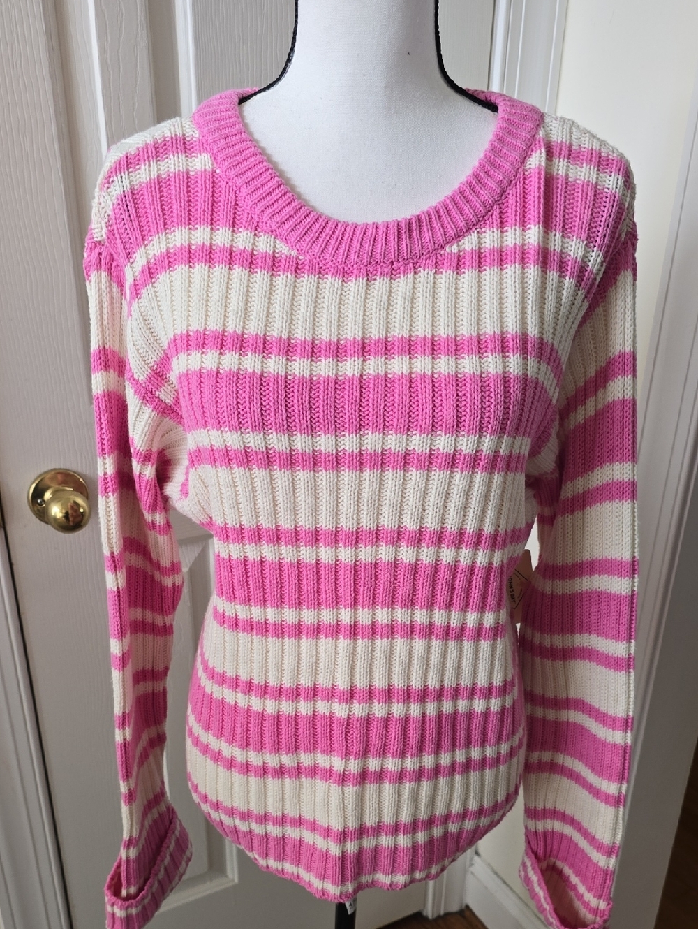 ST. JOHN'S BAY BRAND WOMEN'S PINK AND WHITE STRIPES SWEATER SIZE LARGE